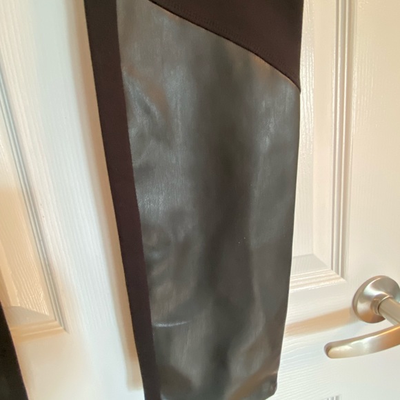 DKNY - woman’s leggings, black with faux leather. Size M - Picture 4 of 8